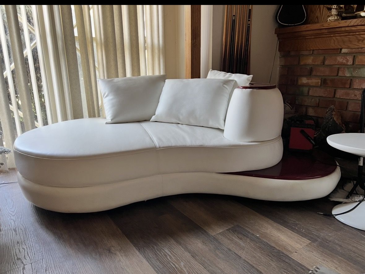 White Leather Couch And Chaise