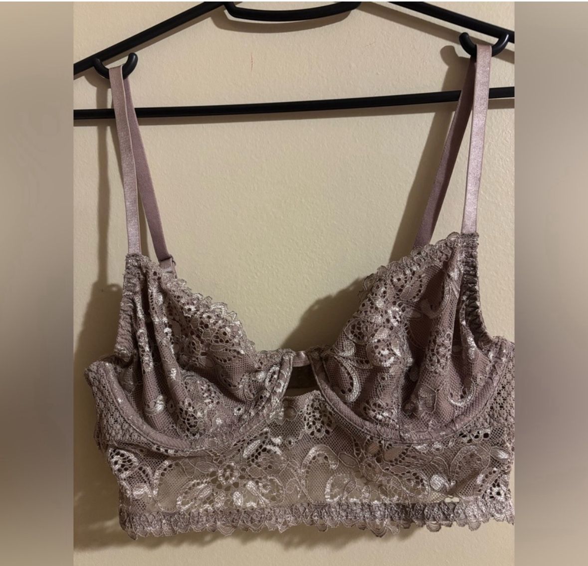 Elegant Lace Bralette in Taupe