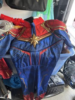 Captain Marvel Size Small