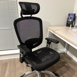 Moving Sale: Staples Office Chair Hyken -Like New (Bought Aug '25) 