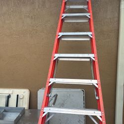 10 Ft 300lb Werner Fiberglass Ladder 