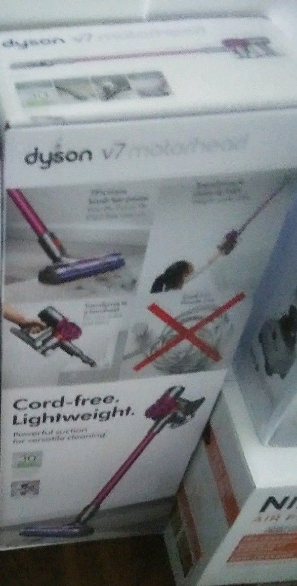 DYSON V7 NEW IN SEALED BOX