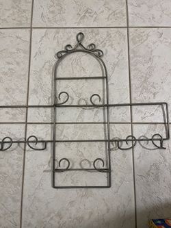 4 Plate Metal Holder. 