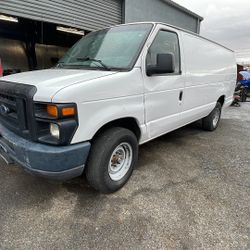 *2012 FORDE - 350 SUPER DUTY* *5.4 L- 8 CIL* * 240000 MILES * * IT RUNS AND DRIVES GOOD* * A/C WORKS GOOD * * RADIO WORKS GOOD* * SMOG CHECK IN HAND* 