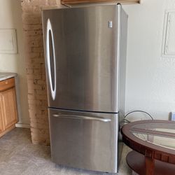 GE profile Fridge And Freezer