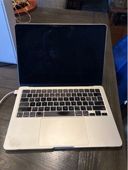 MacBook Air 13.6 inch