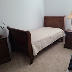 Twin Sleigh Bed