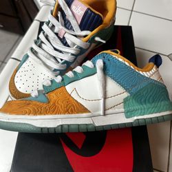 Sabrina Low Dunks . 7 Women’s 