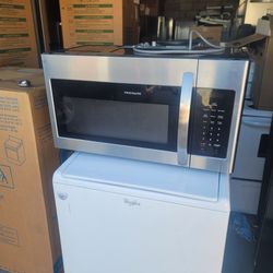 Stainless Frigidaire Microwave Great Condition.  30 Day Warranty.  Delivery And Installation Available 