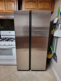Refrigerator  2 door water dispenser  and ice machine  excellent condition with door sensor assist
