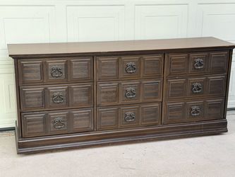 Large Vintage 9-Drawer Dresser - Solid Wood & Tons of Storage