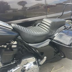 Harley Davidson Street Glide Road Glide Road King Touring Frame Bagger Saddlemen Seat Step Up 