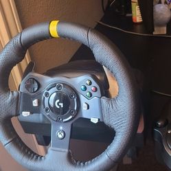Logitech G920 Racing Wheel, Shifter, And Pedals