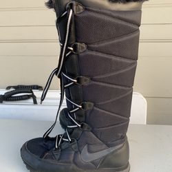 Nike Black Apres Skyhigh Knee High Faux Fur Snow Boots Womens size 6