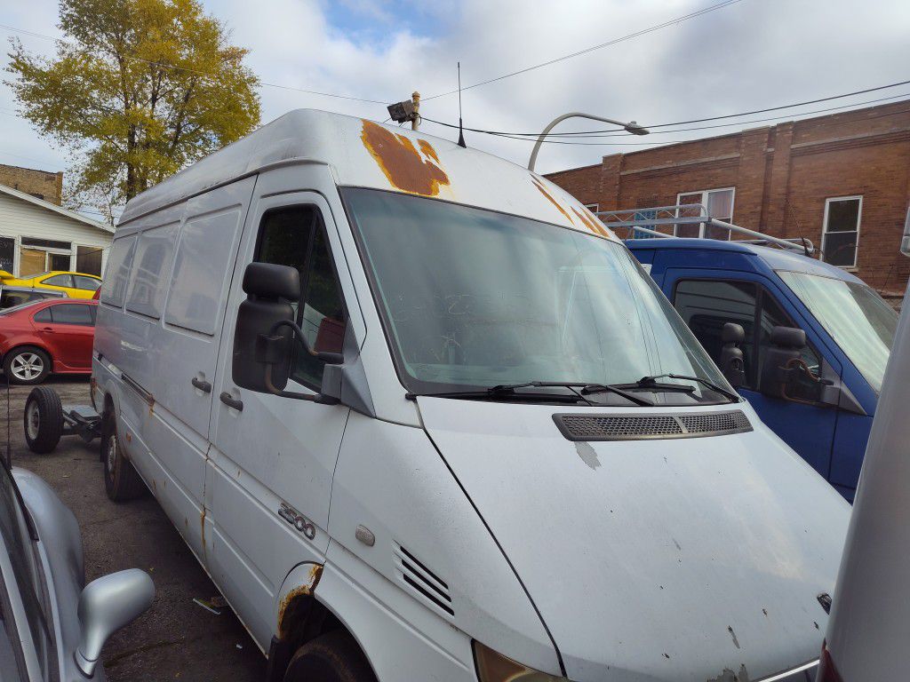 Sprinter With 114k Running Really Good No Low Ballers Or Window Shopping. 