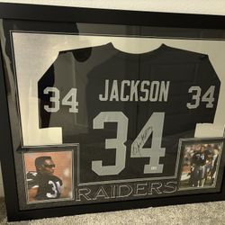 Raiders Bo Jackson Signed Framed Jersey Beckett COA 