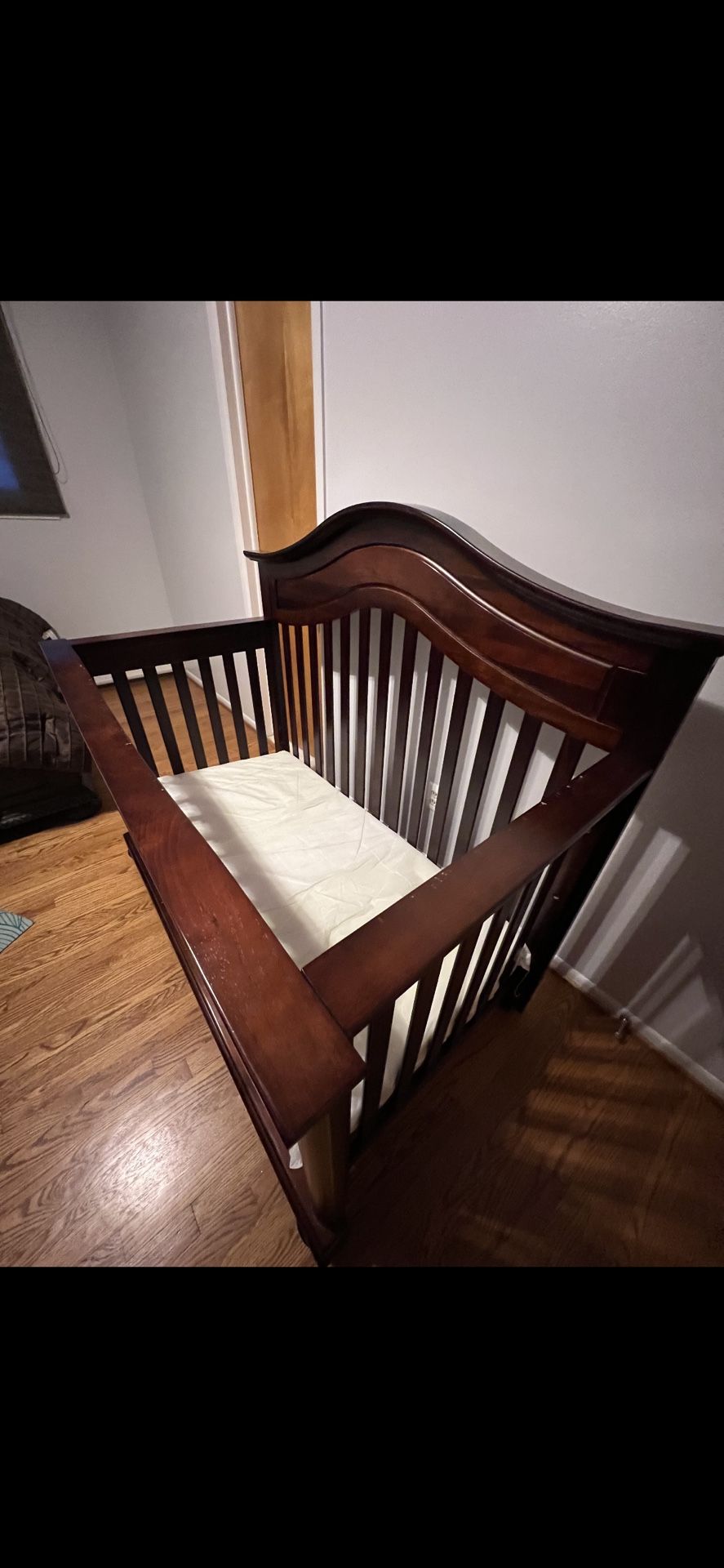 Toddler/Baby Crib