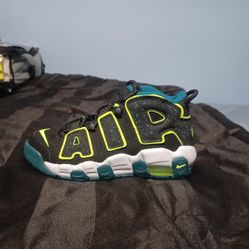 Brand New And Original Kid's Nike Air Uptempo Sneakers Sizes 5.5y 