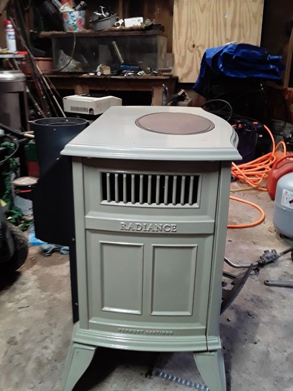 Radiance Vermont castings 2240 direct vent LP gas stove/heater for Sale