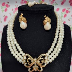 #1608, NR AVON FAUX PEARLS SET, CHOCKER AND EARRINGS, SIGNED AVON
