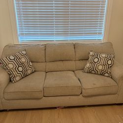Couch With Pull Out Bed 