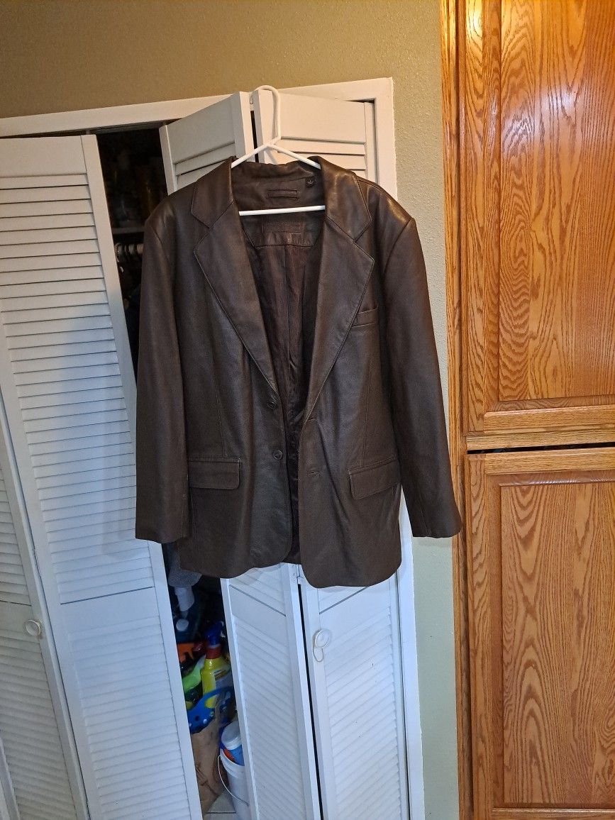 Roundtree and Yorke 100% lamb skin leather suit jacket Size L Rare Brown