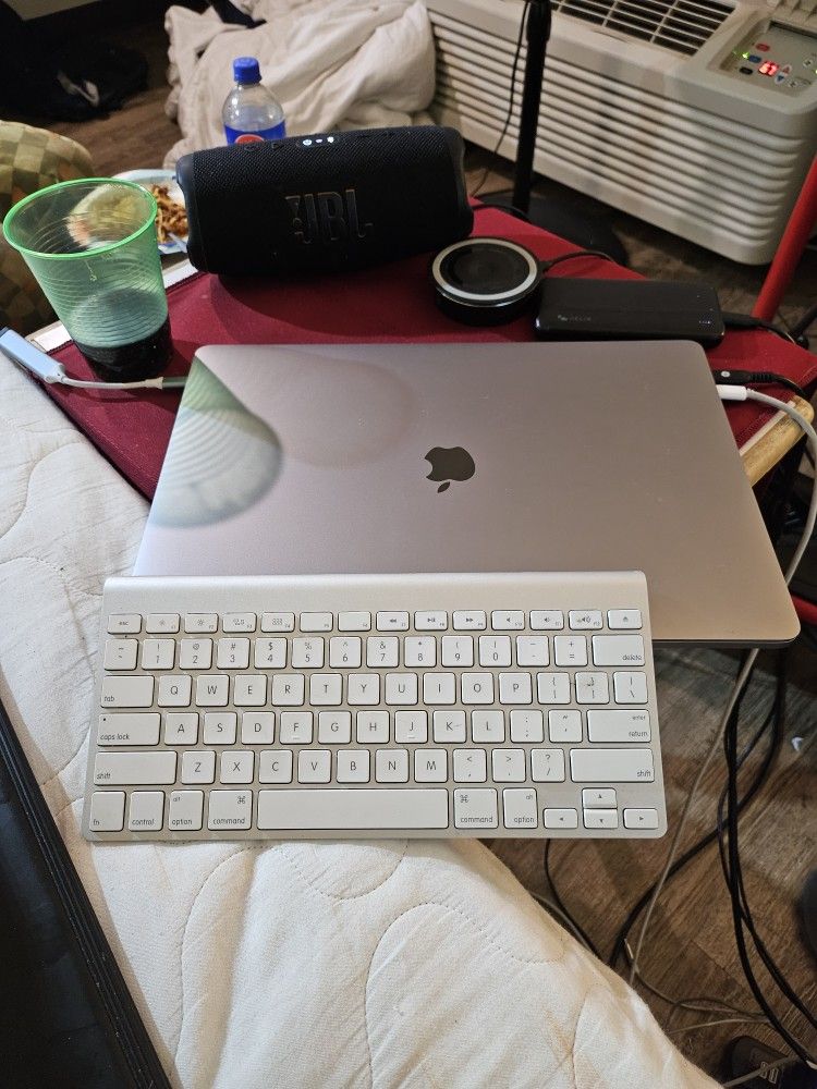2019 MACBOOK PRO MAXED OUT I9