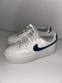 Women Nike Shoes Size 8.5