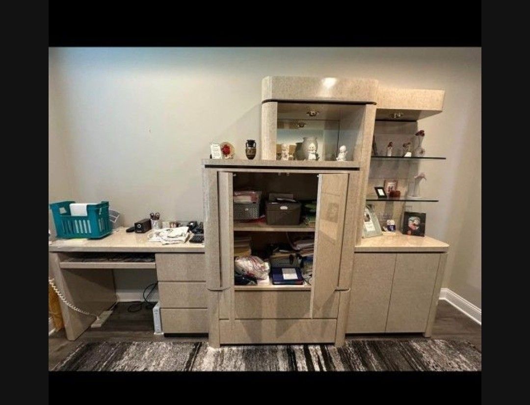 Entertainment Center /Remote Work 