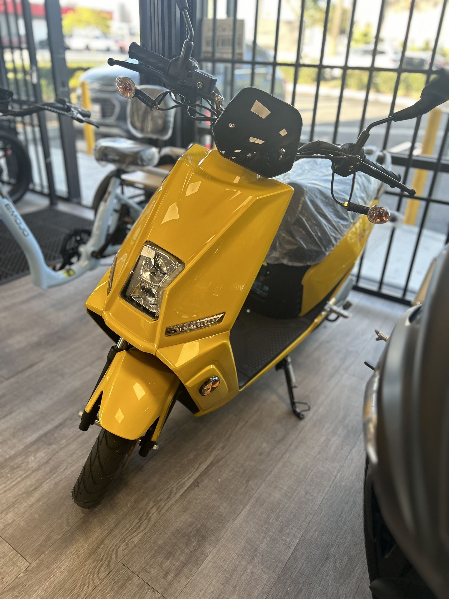 Lifan E3 1200W Bosch Electric Scooter 60V Lithium Battery