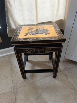 Small side table/plant stand