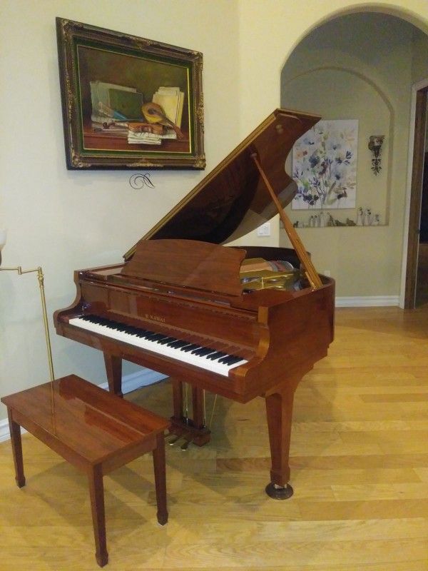 Grand Piano- 5'10 Mahogony
