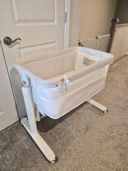 Gently used bassinet