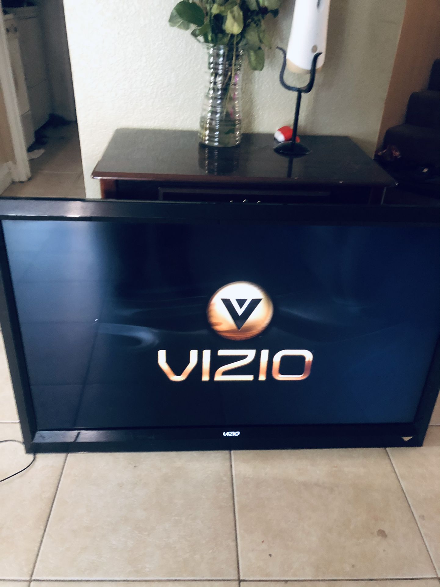 47” VIZIO Tv