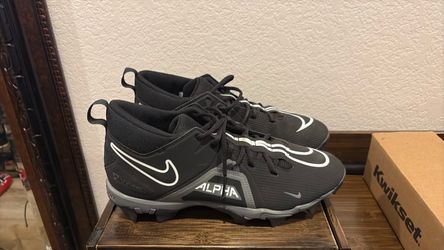Men’s Nike Alpha 12W football cleats