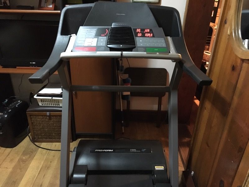 Pro form treadmill 730i cool breeze for Sale in Jersey City NJ OfferUp