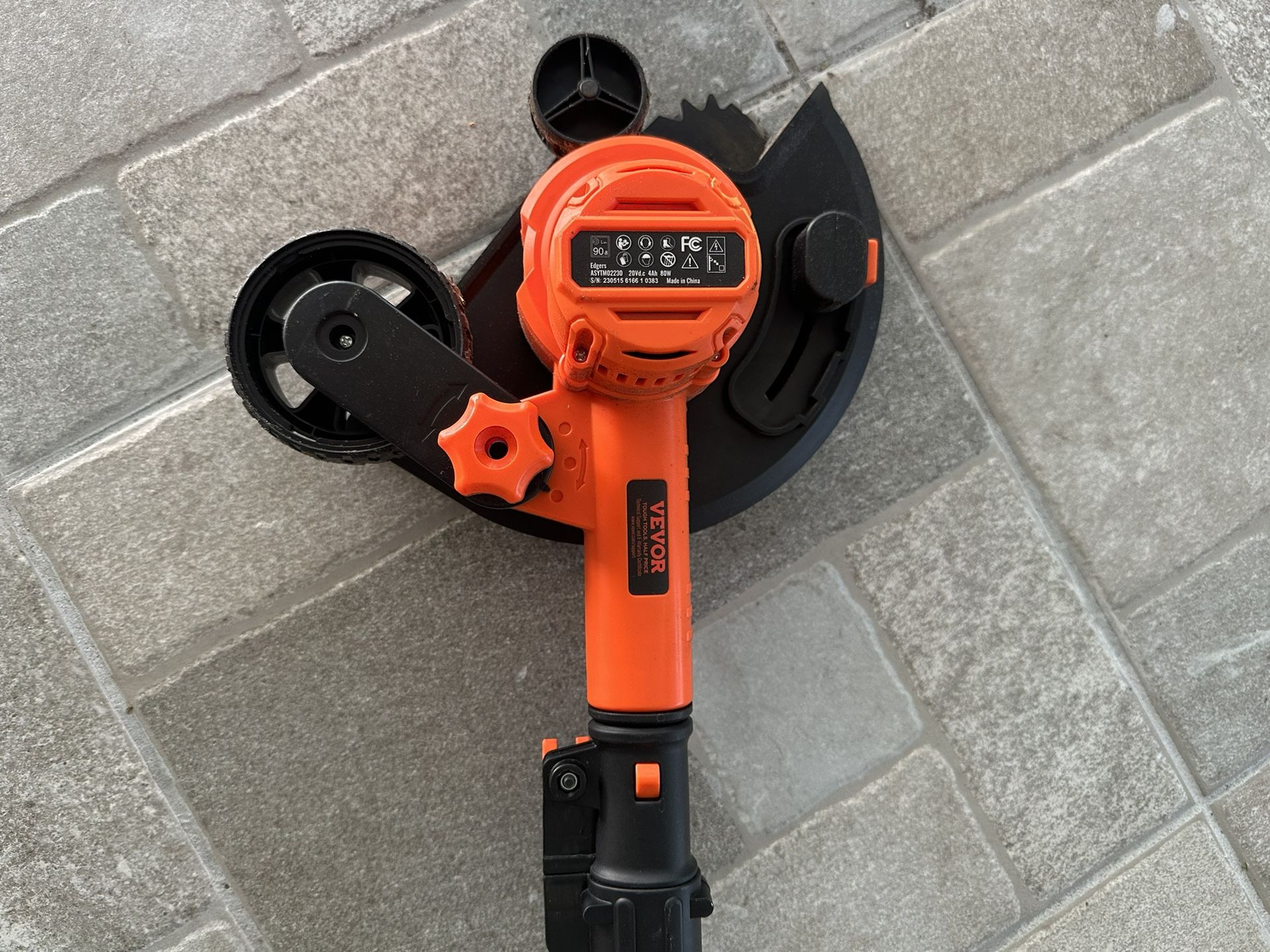 battery powered blade lawn edger machine