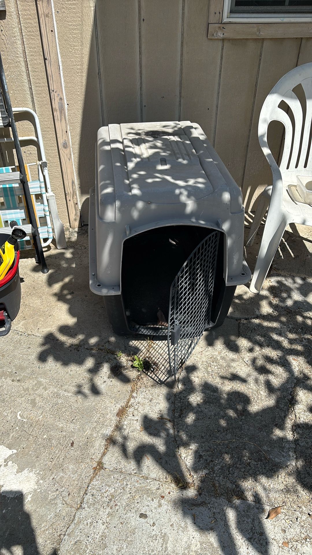 Large Dog Kennel