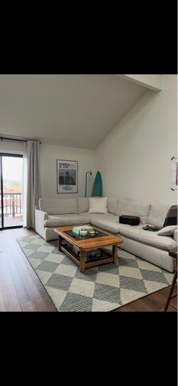 Nice Large Rug. 7’9” x 9’9”