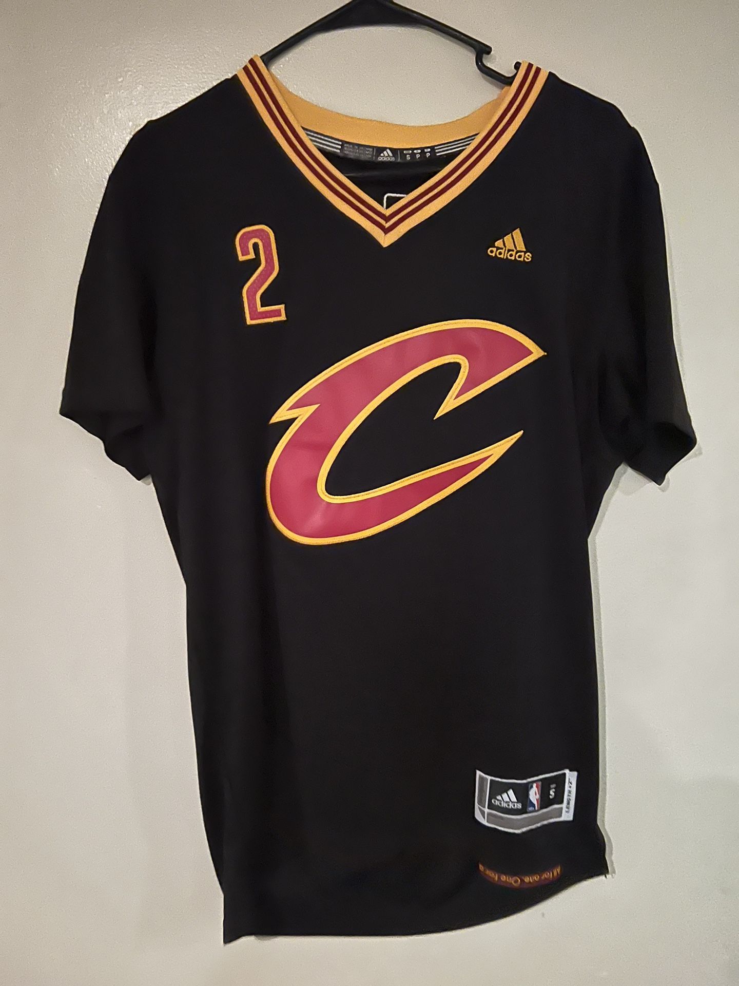 Kyrie Irving Cavs Sleeved Jersey