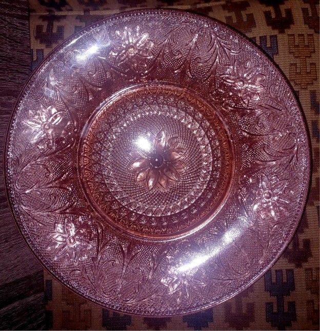 Tiara Glass Plates(4)