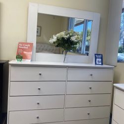 8 DRAWER DRESSER