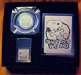Snoopys World Ashtray lighter & cigarette case set