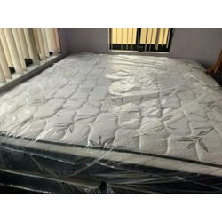 King Pillowtop Mattress / Box Spring Free. Available / Brand new