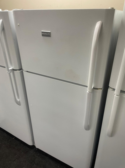 Frigidaire Top Freezer Fridge – White, clean & ready