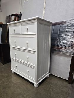 White Wood 5-Drawer Dresser Chest