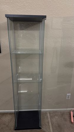 Clear display shelf