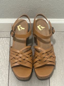Report Strappy Platform Block Heel Sandals - Tan Leather-Look - Women's Size 11 - Excellent Condition