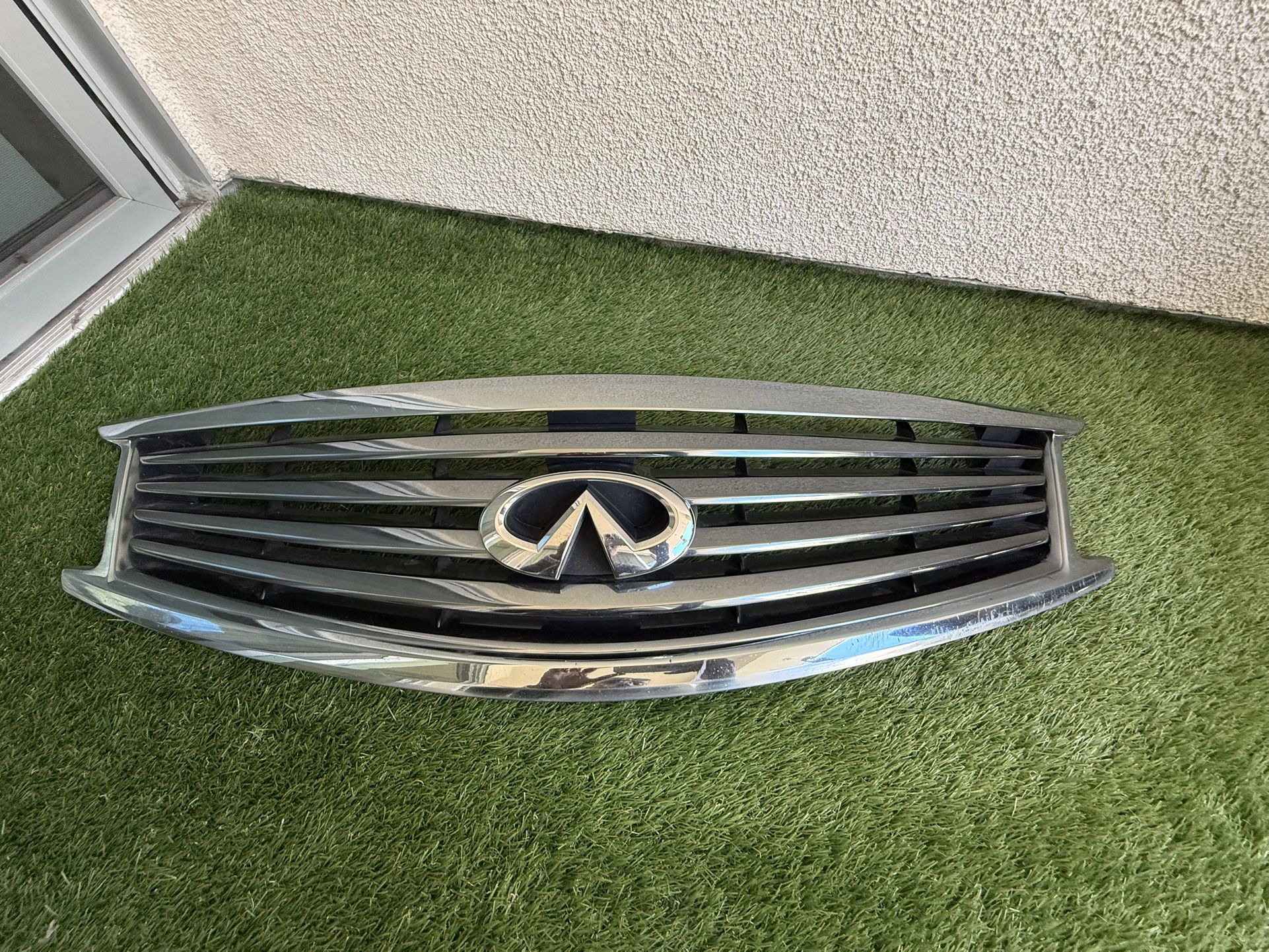 2012 Infiniti G37 Grill