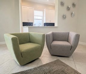 Italian Designer Swivel Chairs - Set of 2